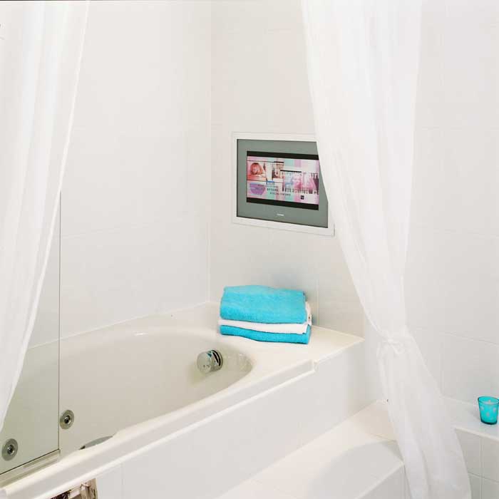 tv & bath